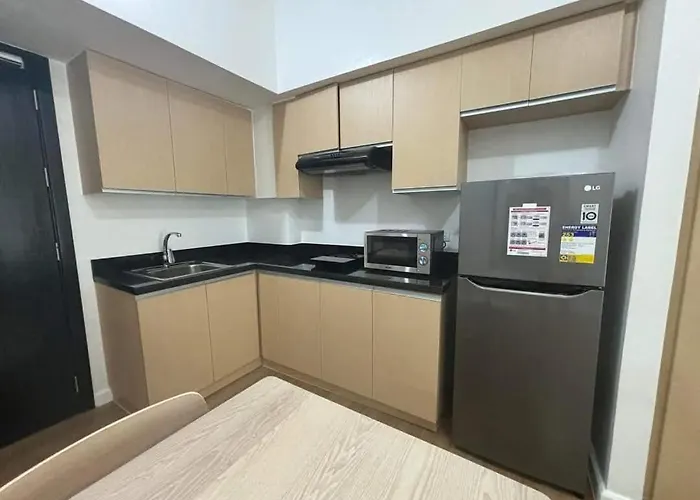 Front Apartment *